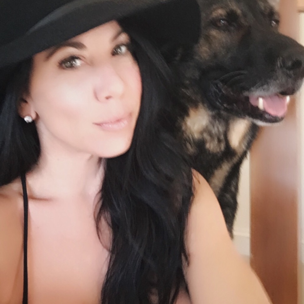 Meet your Posher, Dana